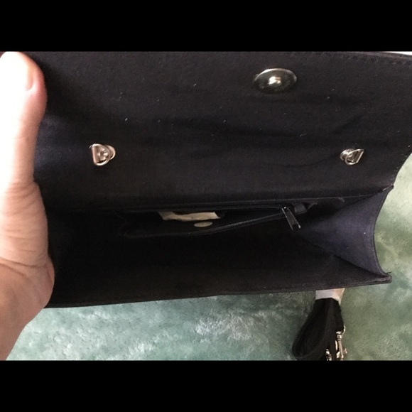 Accesorize with bag with Attachable straps. NWOT - Picture 4 of 8